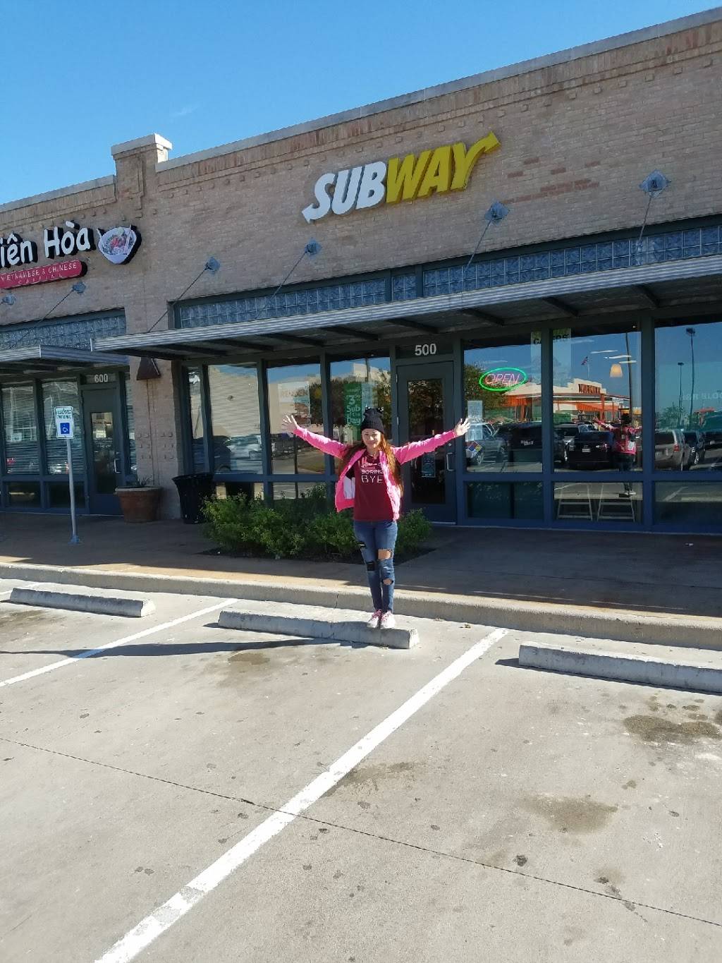 Subway Restaurants | restaurant | 560 US-79, Hutto, TX 78634, USA | 5128462430 OR +1 512-846-2430