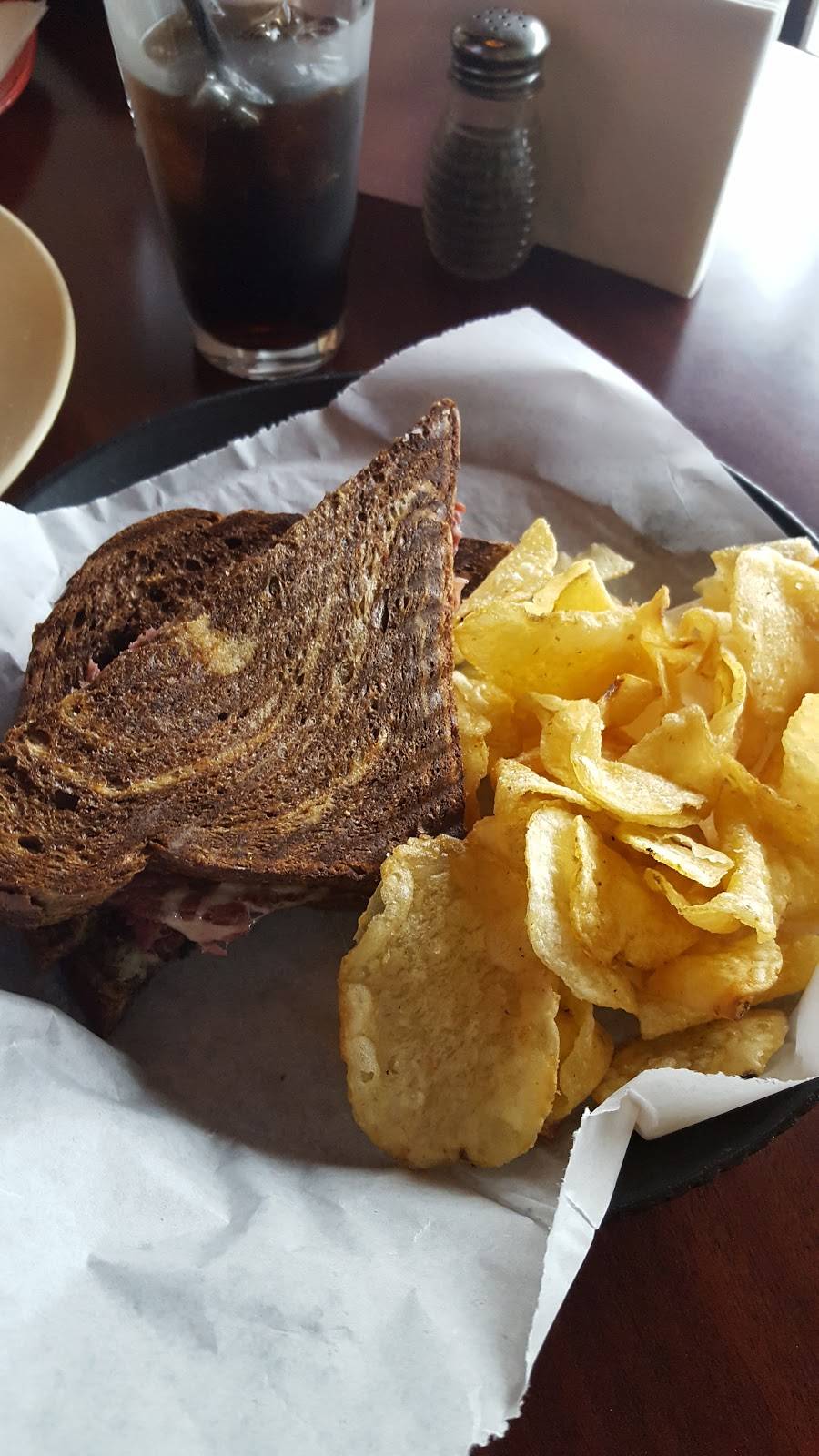 Allys Bistro | cafe | N72W13350 Lund Ln, Menomonee Falls, WI 53051, USA | 2622519727 OR +1 262-251-9727