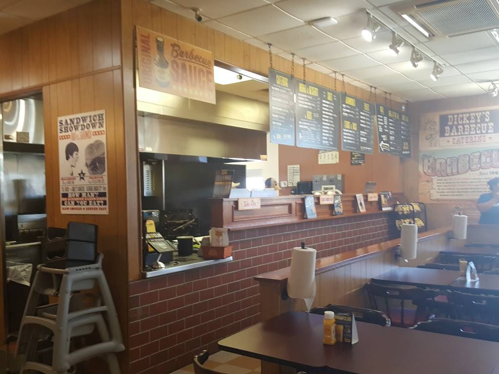 Dickeys Barbecue Pit | restaurant | 115 12th Ave SE Ste 110, Norman, OK 73071, USA | 4053217427 OR +1 405-321-7427