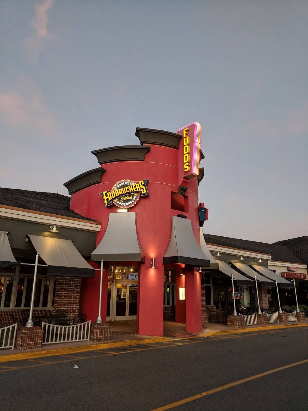 Fuddruckers | restaurant | 12535 S Apopka Vineland Rd, Orlando, FL 32836, USA | 4077781934 OR +1 407-778-1934