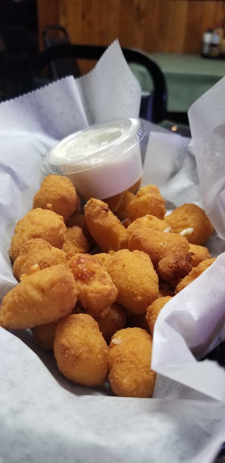 ICU Bar & Grill | restaurant | 129 N Green Bay Rd, Neenah, WI 54956, USA | 9207257401 OR +1 920-725-7401