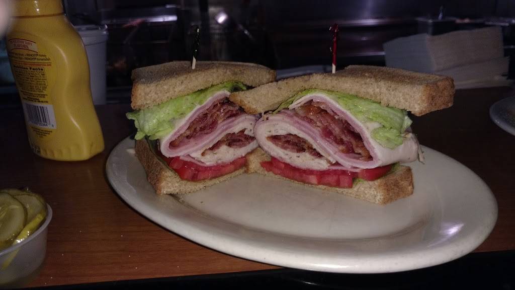 Irish Coffee | restaurant | 18666 Mack Ave, Grosse Pointe Farms, MI 48236, USA | 3138815675 OR +1 313-881-5675