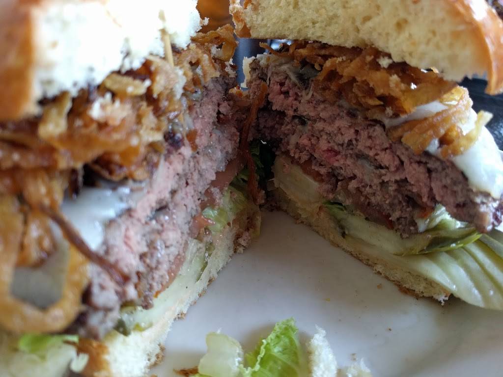 Smokin Burgers & Lounge | restaurant | 1775 E Palm Canyon Dr #220, Palm Springs, CA 92264, USA | 7608835999 OR +1 760-883-5999