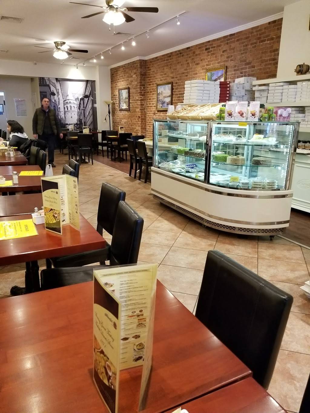 Brighton Güllüoglu Baklava Cafe | cafe | 239 Brighton Beach Ave, Brooklyn, NY 11235, USA | 3475776150 OR +1 347-577-6150