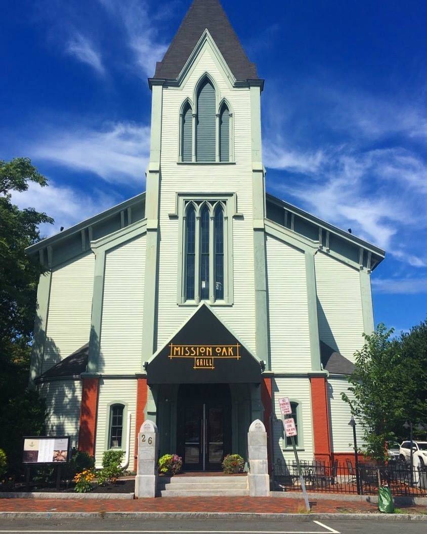 Steeple Hall at Mission Oak Grill | restaurant | 26 Green St, Newburyport, MA 01950, USA | 9789610926 OR +1 978-961-0926