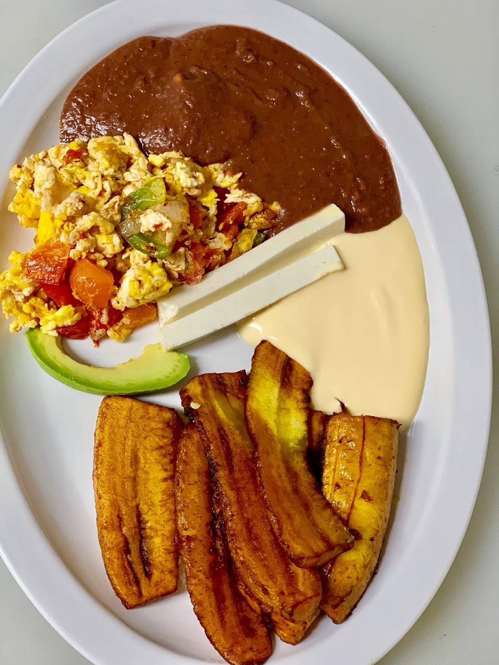 Flores Pupuseria | restaurant | 4125 E Belknap St #123, Haltom City, TX 76111, USA | 6823859499 OR +1 682-385-9499