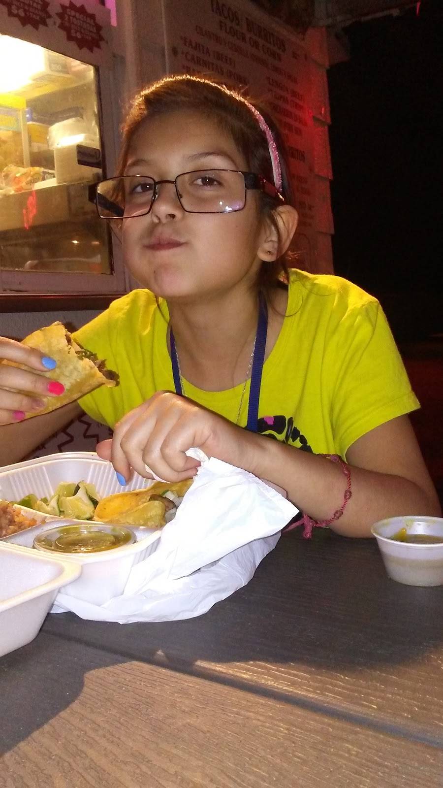 Dannys Tortas Y Tacos | restaurant | 3736 Marvin D Love Fwy, Dallas, TX 75224, USA | 2143752860 OR +1 214-375-2860