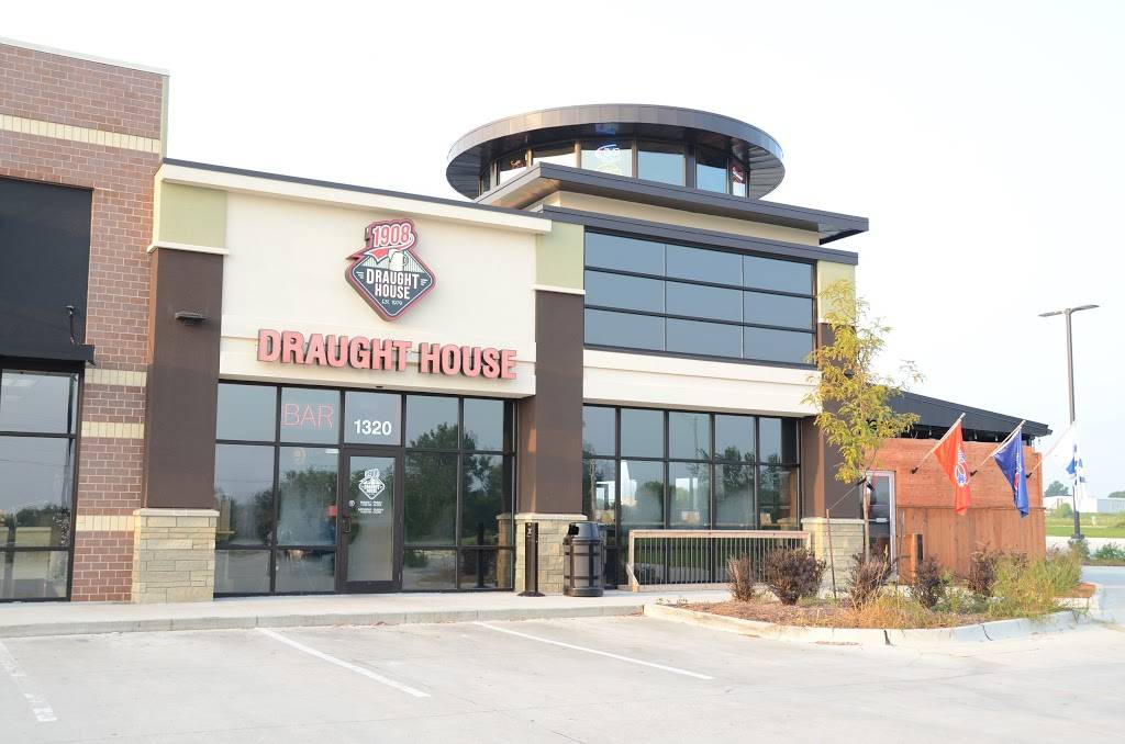 Caffreys Sports Pub | restaurant | 1320 Hickman Rd, Waukee, IA 50263, USA | 5159870552 OR +1 515-987-0552