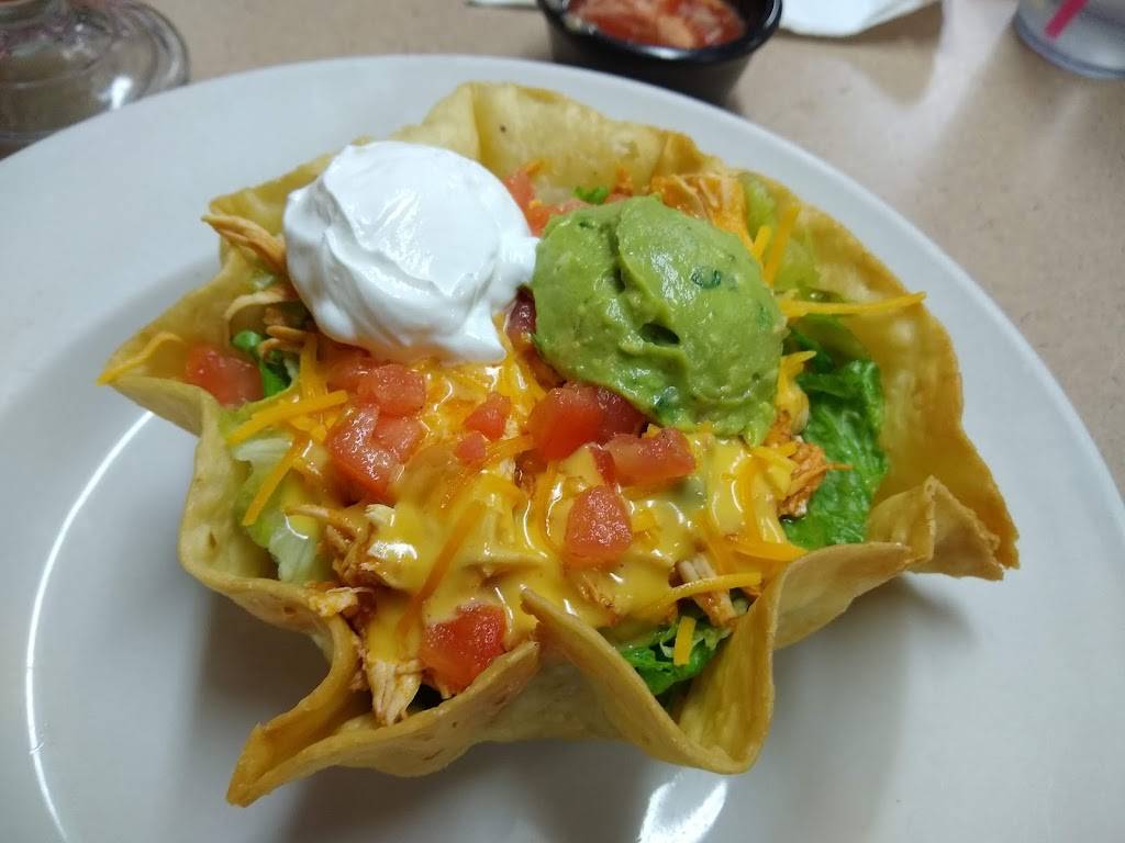 El Cerrito | restaurant | 8605 Jacksboro Hwy, Lakeside, TX 76135, USA | 6823164980 OR +1 682-316-4980