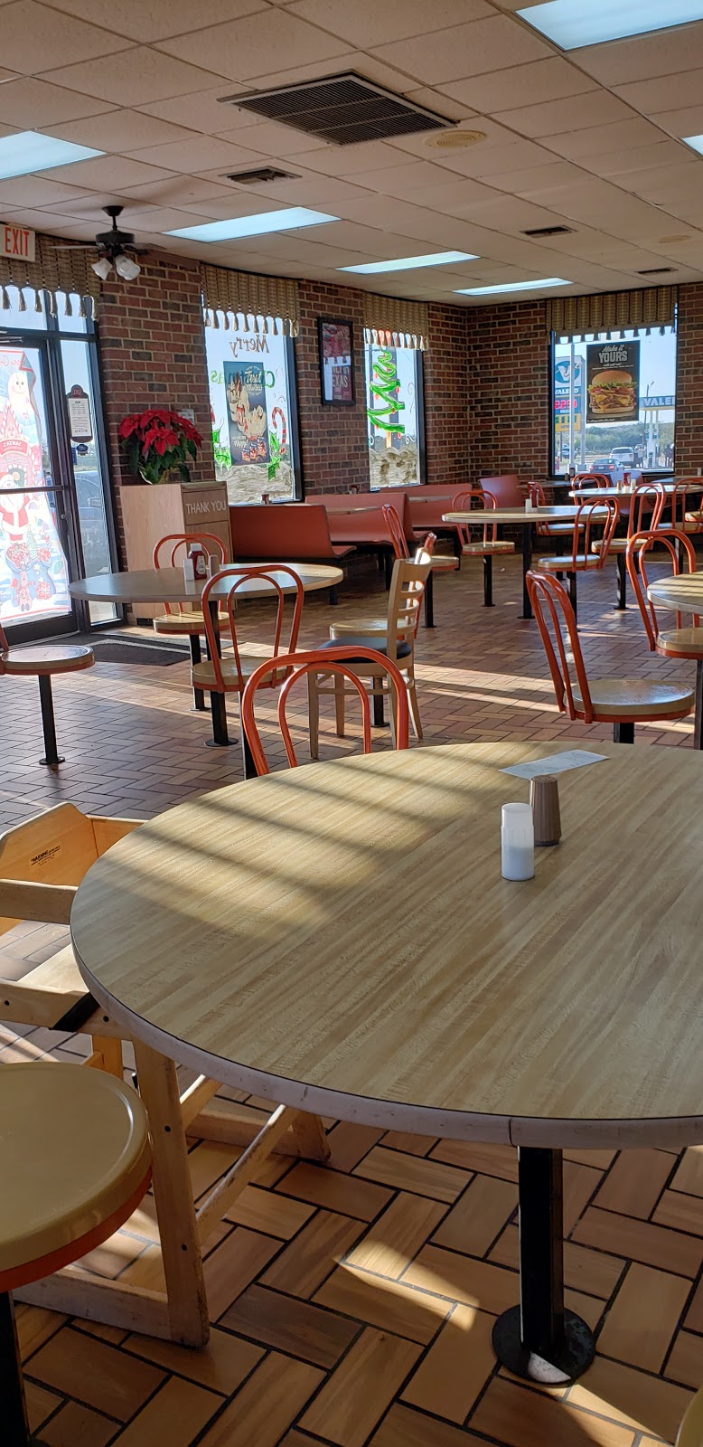 Dairy Queen | restaurant | 323 N Broadway St, Premont, TX 78375, USA | 3613483215 OR +1 361-348-3215