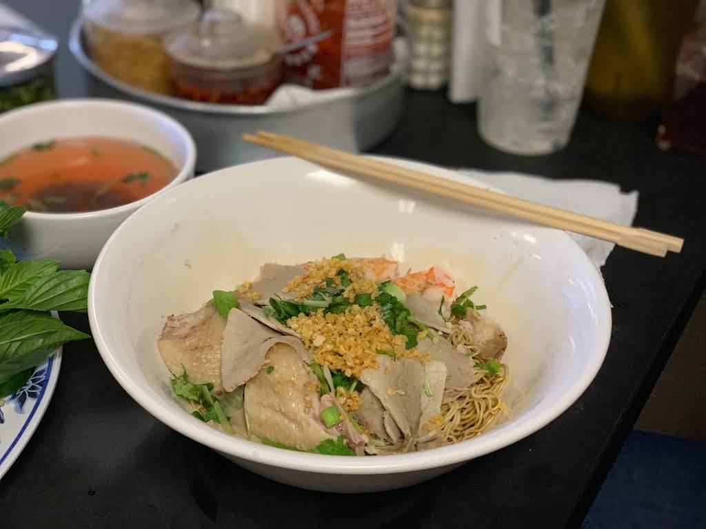 Hu Tieu Nam Vang | restaurant | 1517 Gears Rd, Houston, TX 77067, USA | 2818750399 OR +1 281-875-0399