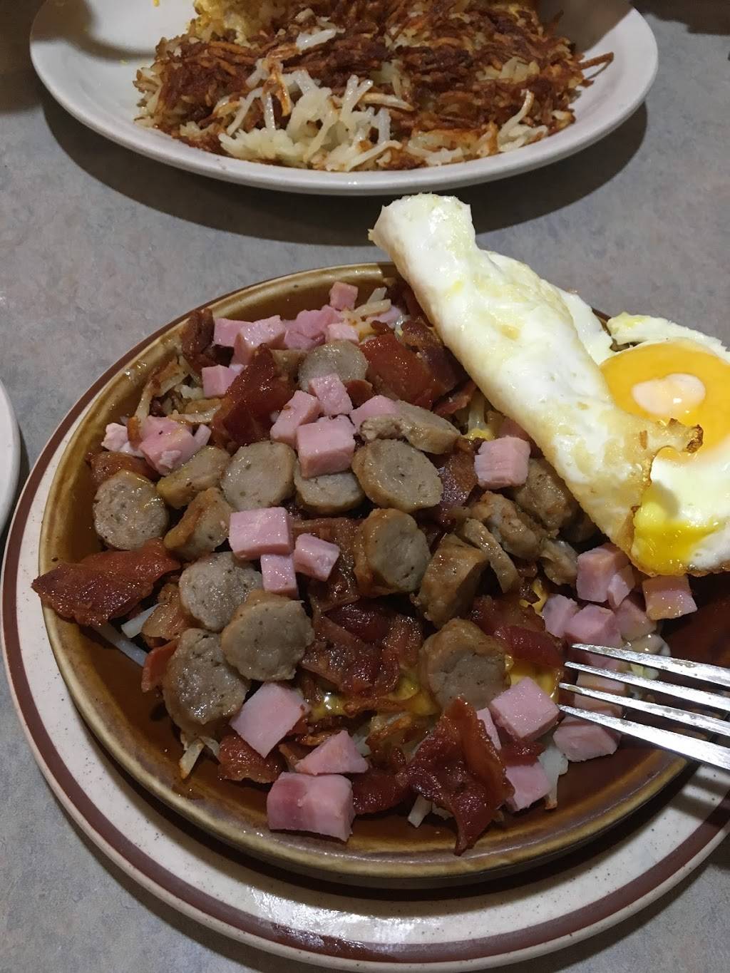 Cafe Olympic | restaurant | 90 N Williams St, Crystal Lake, IL 60014, USA | 8154594100 OR +1 815-459-4100