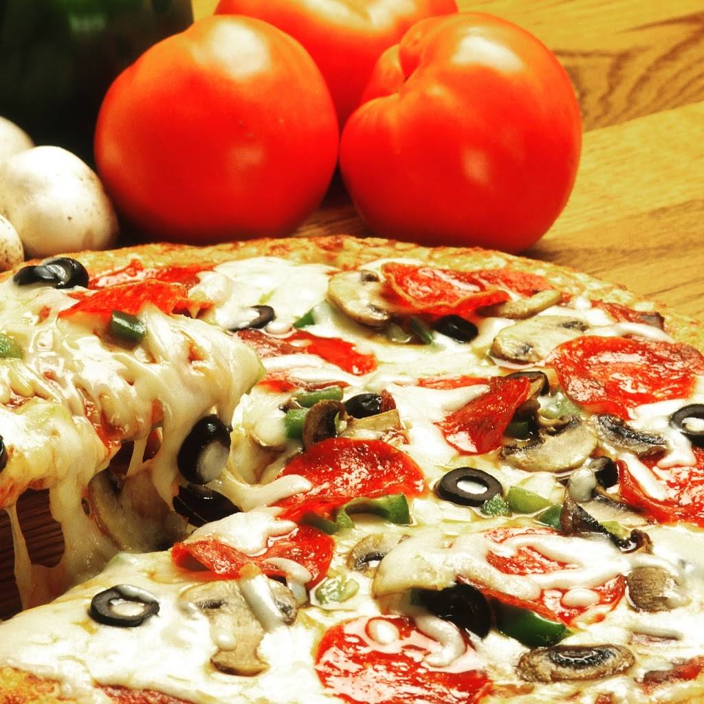 Red Tomato Pizzeria | restaurant | 37 Boston Post Rd, Madison, CT 06443, USA | 2032456948 OR +1 203-245-6948