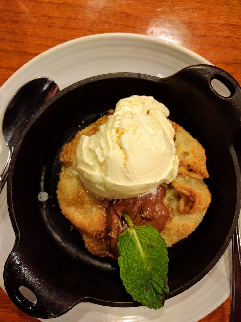 Carrabbas Italian Grill | restaurant | 1060 N 54th St, Chandler, AZ 85226, USA | 4807858586 OR +1 480-785-8586