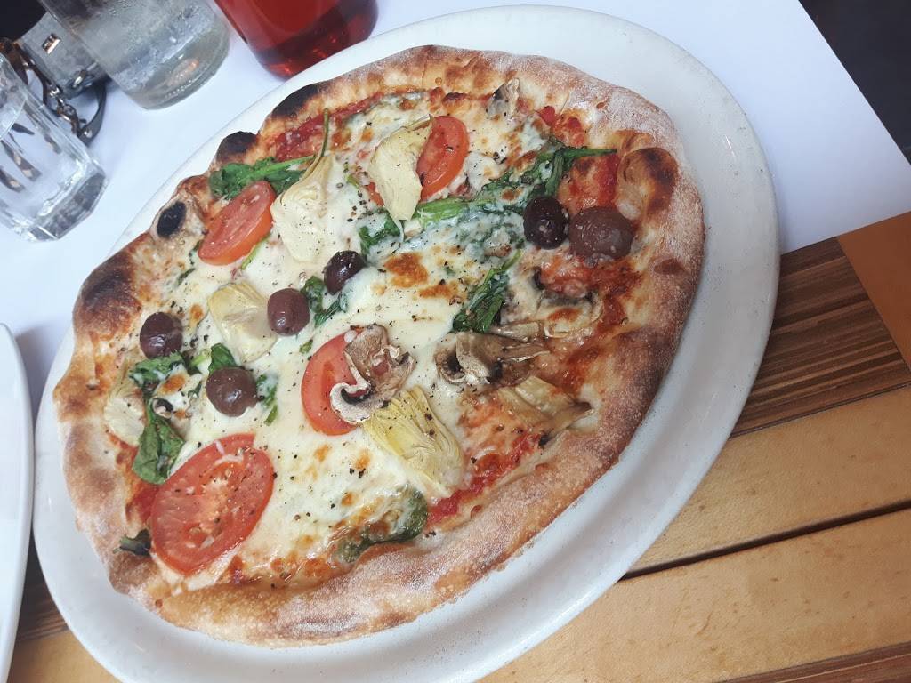 Chez Carl | restaurant | 3000 Boulevard René Lévesque, Verdun, QC H3E 1T9, Canada | 5143629798 OR +1 514-362-9798