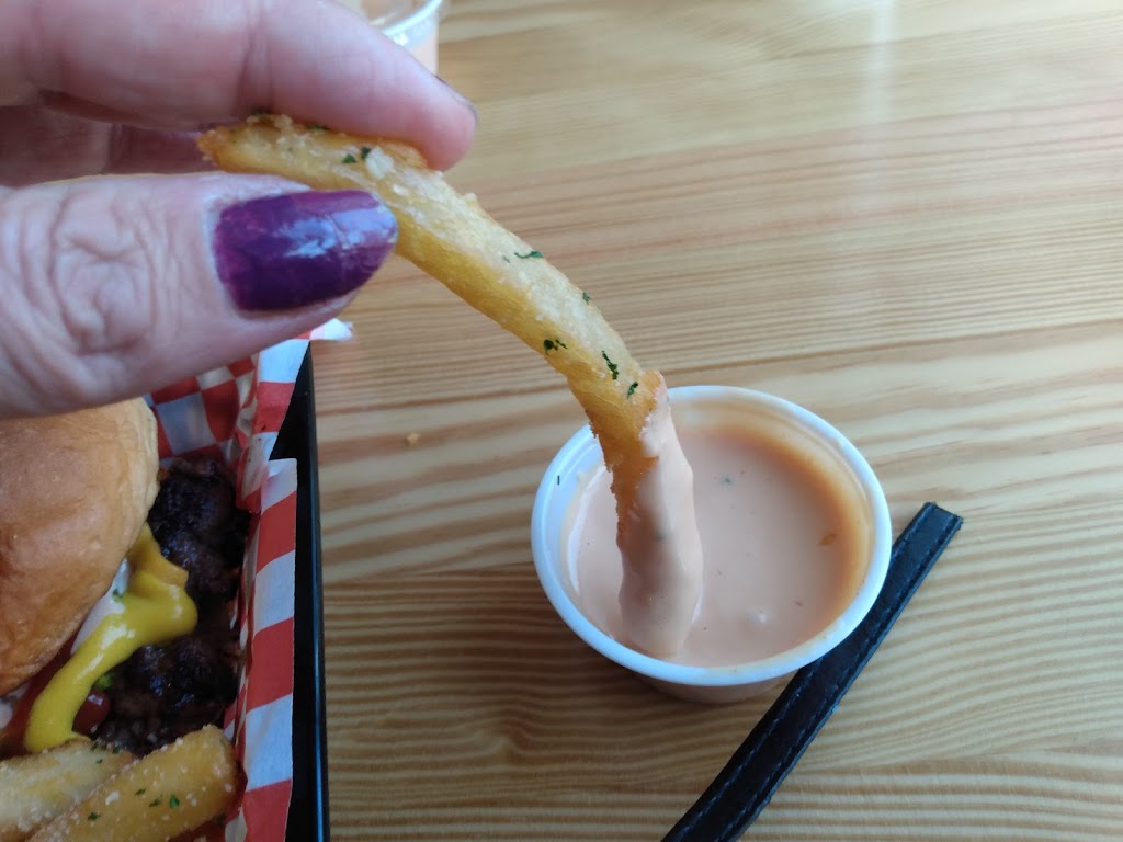 Front Yard Burger | restaurant | 730 S Central Ave Ste 103, Glendale, CA 91204, USA | 7472156411 OR +1 747-215-6411