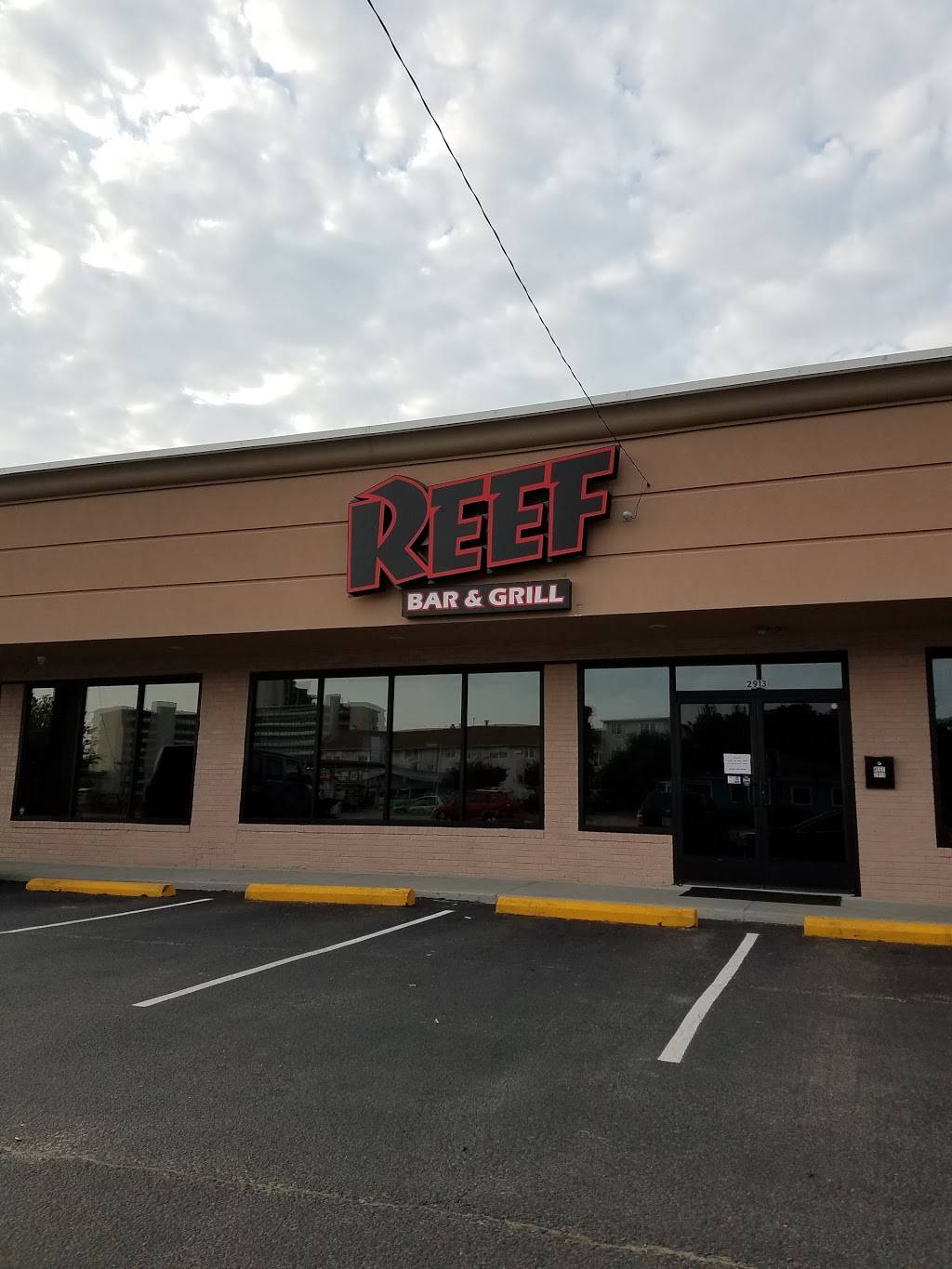 Reef Bar and Grill | restaurant | 2913 Shore Dr, Virginia Beach, VA 23451, USA | 7574817425 OR +1 757-481-7425