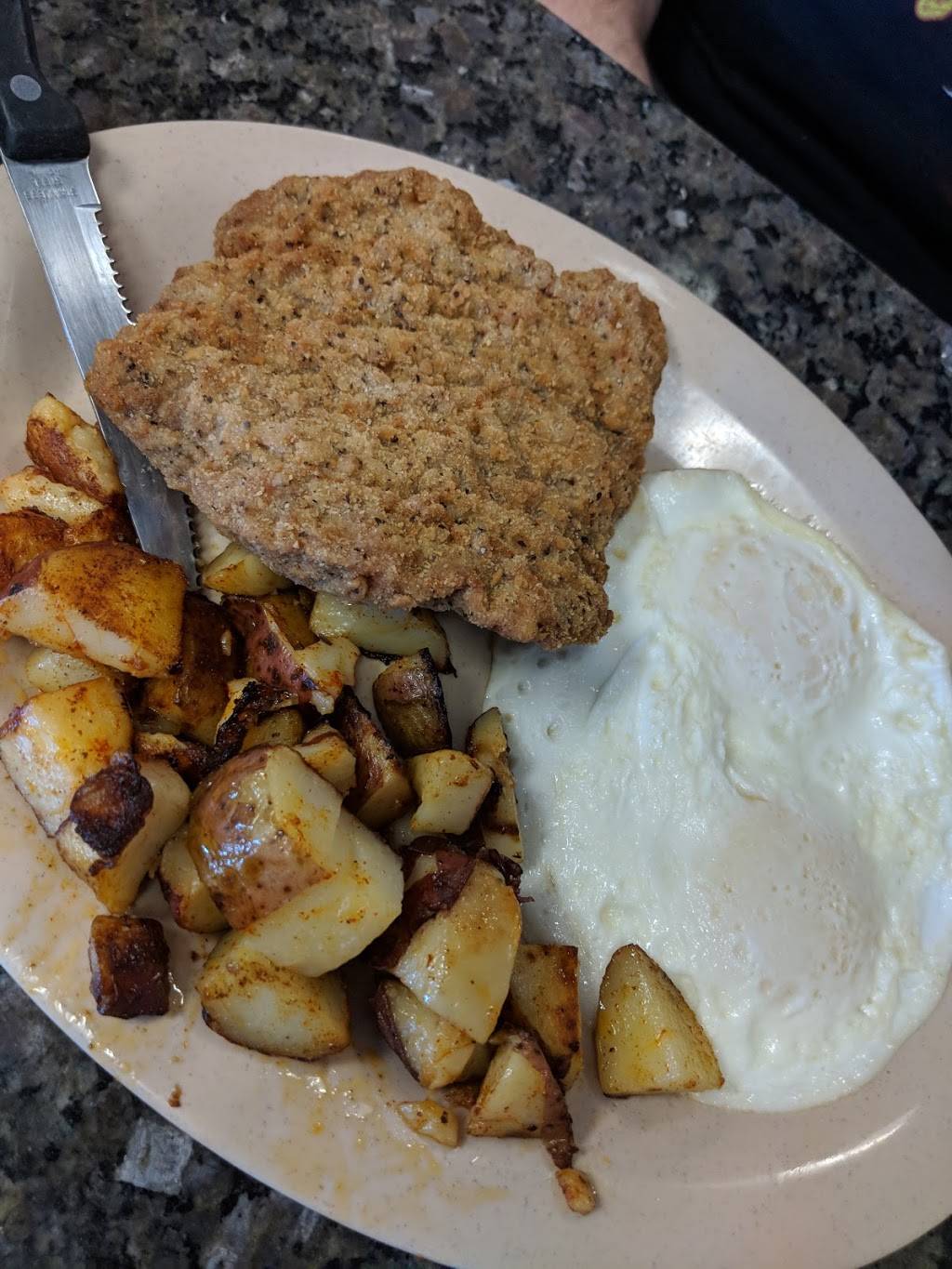 Darlin Grammas Cafe | cafe | 13685 US-441, Summerfield, FL 34491, USA | 3523074991 OR +1 352-307-4991