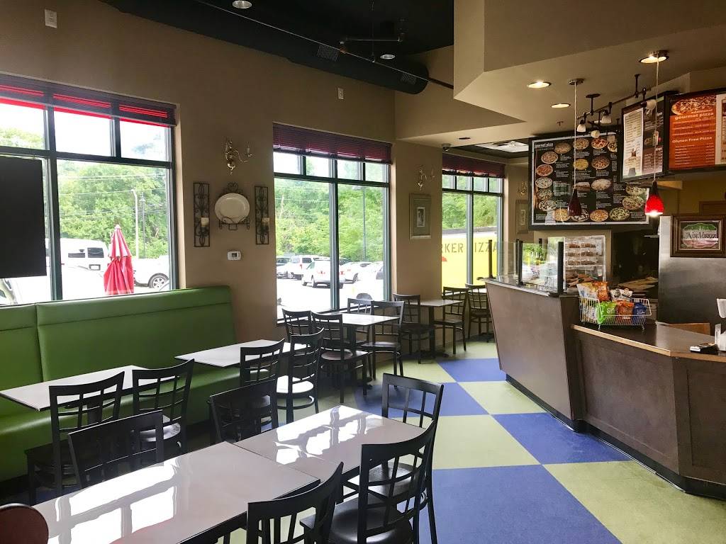 New Yorker Pizza | cafe | 828 S King St, Leesburg, VA 20175, USA | 7037776985 OR +1 703-777-6985