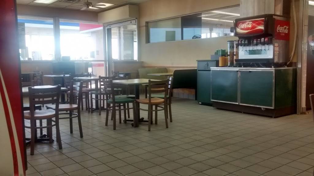 Subway | restaurant | 329 West, IL-104, Divernon, IL 62530, USA | 2176283322 OR +1 217-628-3322