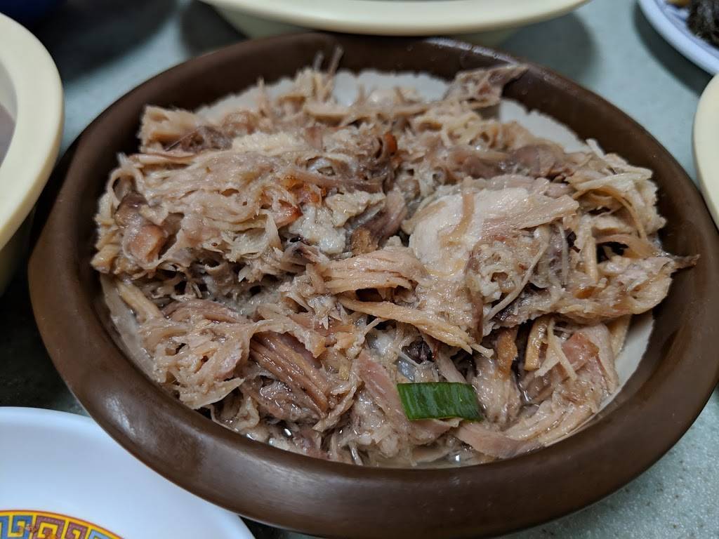 Helenas Hawaiian Food | restaurant | 1240 N School St, Honolulu, HI 96817, USA | 8088458044 OR +1 808-845-8044