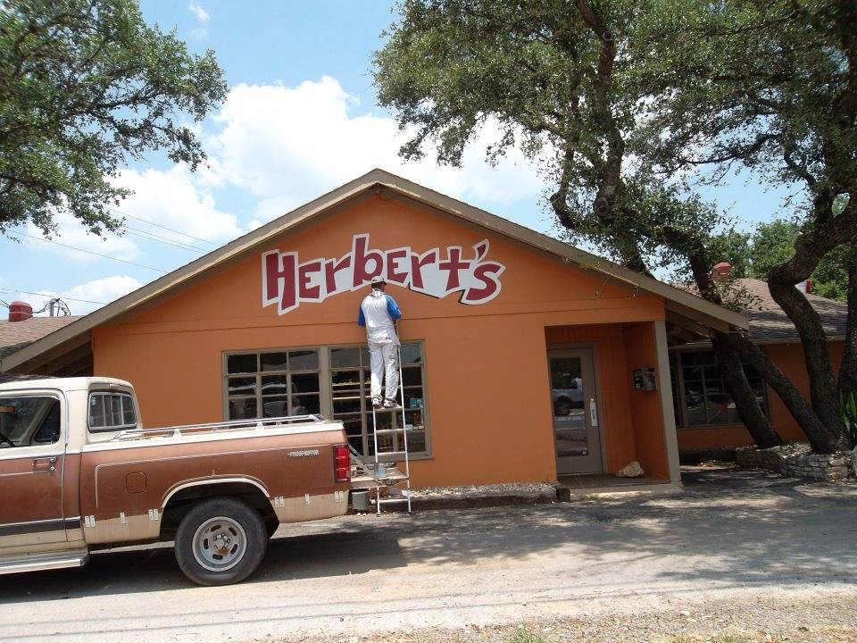 Herberts | restaurant | 1440 N Walnut Ave, New Braunfels, TX 78130, USA | 8306269323 OR +1 830-626-9323