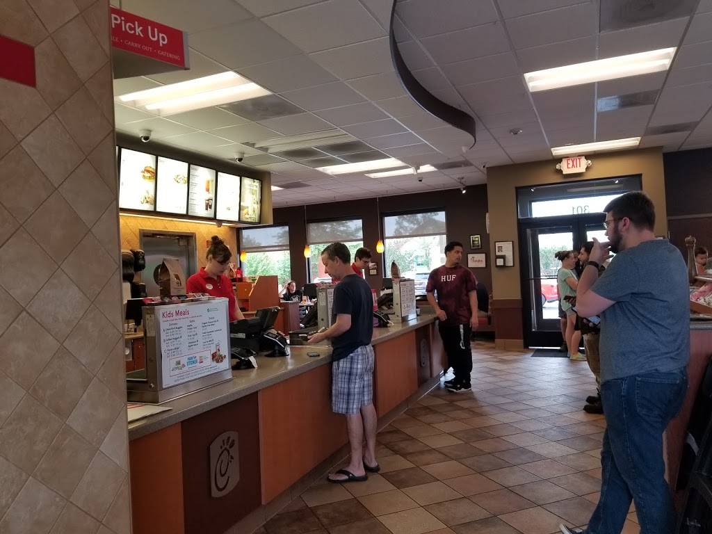 Chick-fil-A | restaurant | 301 E Loop Rd, Wheaton, IL 60189, USA | 6306688350 OR +1 630-668-8350