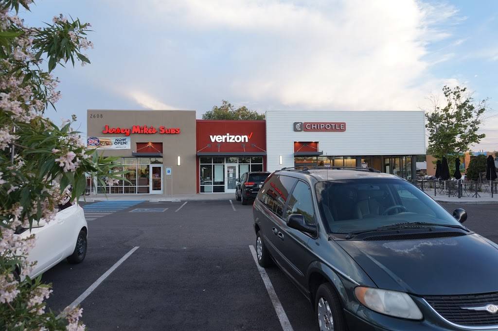 Jersey Mikes Subs | meal takeaway | 2608 Central Ave SE, Albuquerque, NM 87106, USA | 5052682424 OR +1 505-268-2424