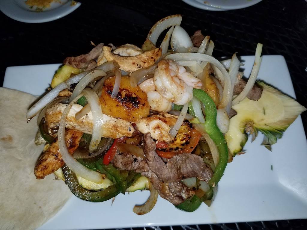 Gran Rodeo Mexican Bar & Grill | restaurant | 200 Painters Crossing, West Chester, PA 19382, USA | 4848400323 OR +1 484-840-0323