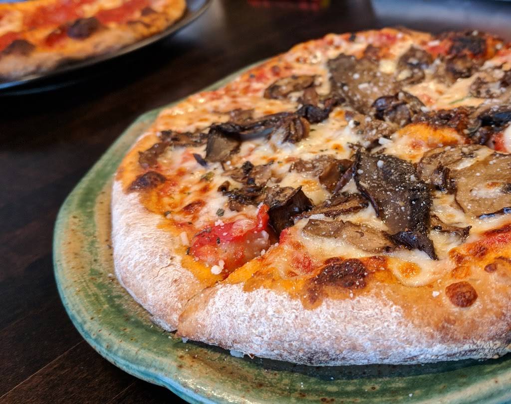 SPIN! Pizza | restaurant | 525 Wakarusa Dr, Lawrence, KS 66049, USA | 7858562418 OR +1 785-856-2418