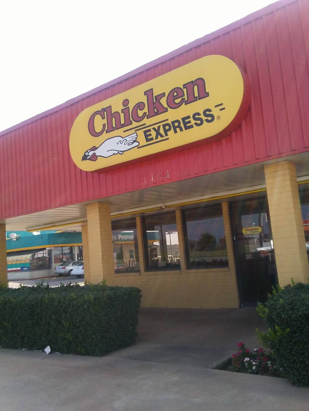 Chicken Express | restaurant | 6555 Wichita St, Forest Hill, TX 76140, USA | 8172930444 OR +1 817-293-0444