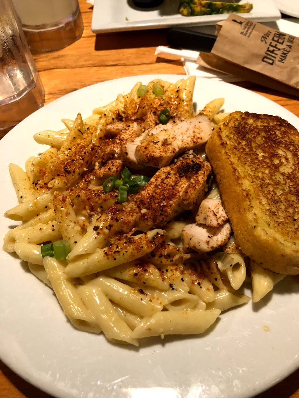 Chilis Grill & Bar | meal takeaway | 3745 Alton Pkwy, Irvine, CA 92606, USA | 9492508636 OR +1 949-250-8636