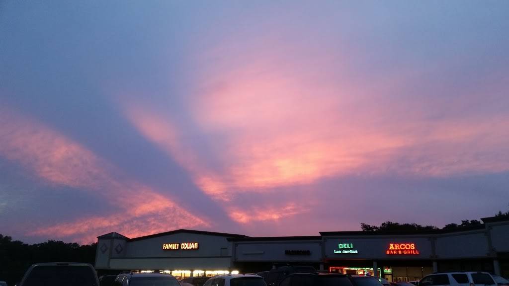 Jarritos Deli | restaurant | Horse Block, 357 Horseblock Road, Farmingville, NY 11738, USA | 6314969090 OR +1 631-496-9090