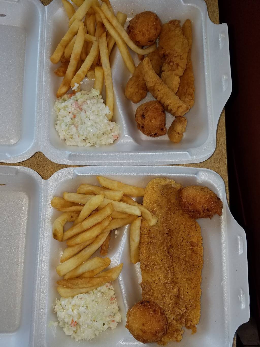 Captain Ds | restaurant | 4404 Elvis Presley Blvd, Memphis, TN 38116, USA | 9013323095 OR +1 901-332-3095