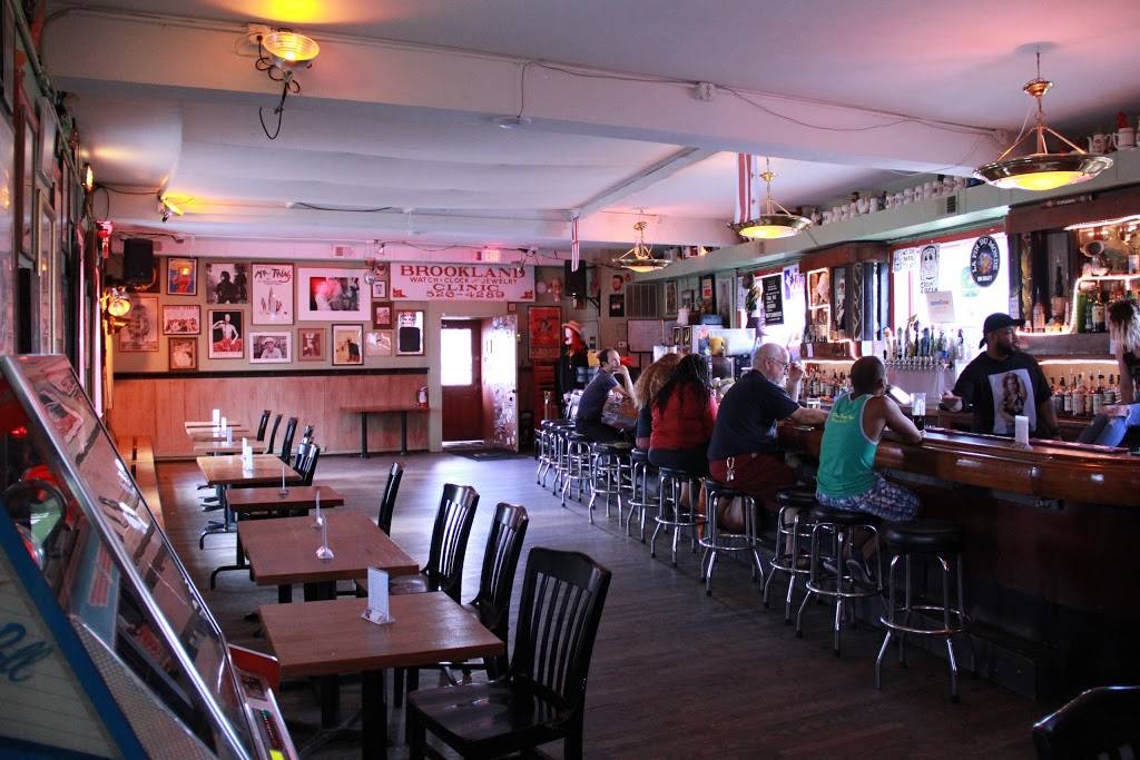 Dew Drop Inn | restaurant | 2801 8th St NE, Washington, DC 20017, USA | 2027910909 OR +1 202-791-0909