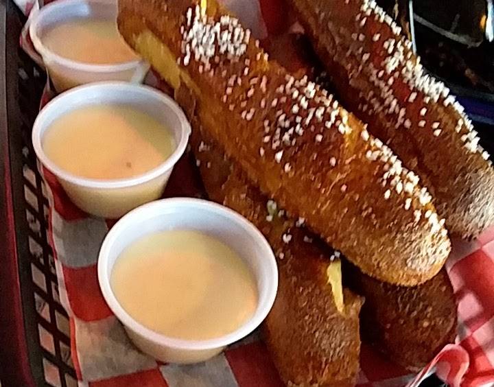 Zazou Grill & Pub | restaurant | 502 W 6th St, Covington, KY 41011, USA | 8592619111 OR +1 859-261-9111