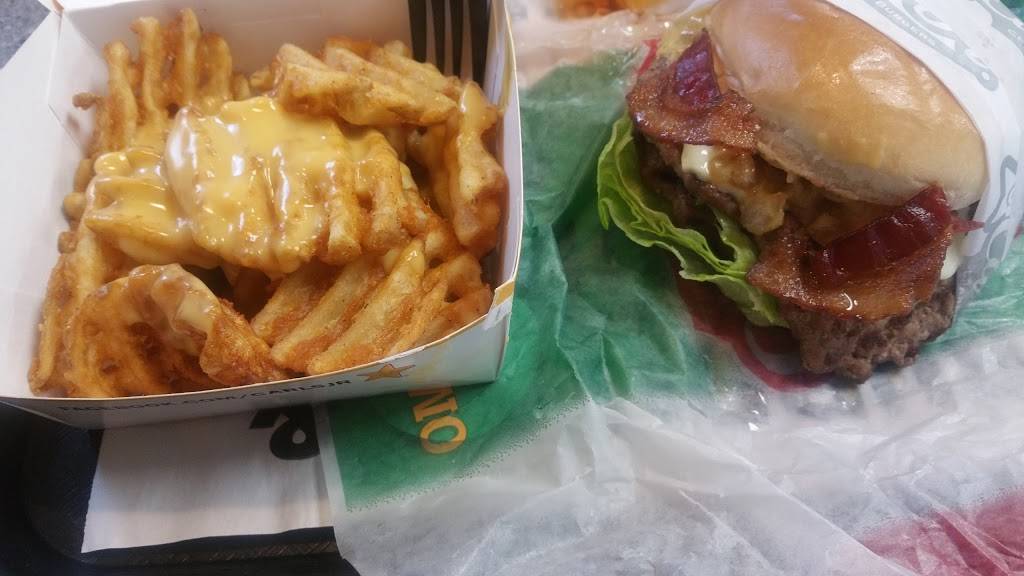 Carls Jr. | restaurant | 424 W Los Feliz Rd, Glendale, CA 91204, USA | 8182403941 OR +1 818-240-3941