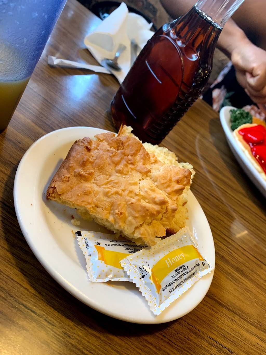 Jebs Blueberry Hill | restaurant | 2147 E Prosperity Ave, Tulare, CA 93274, USA | 5596866899 OR +1 559-686-6899