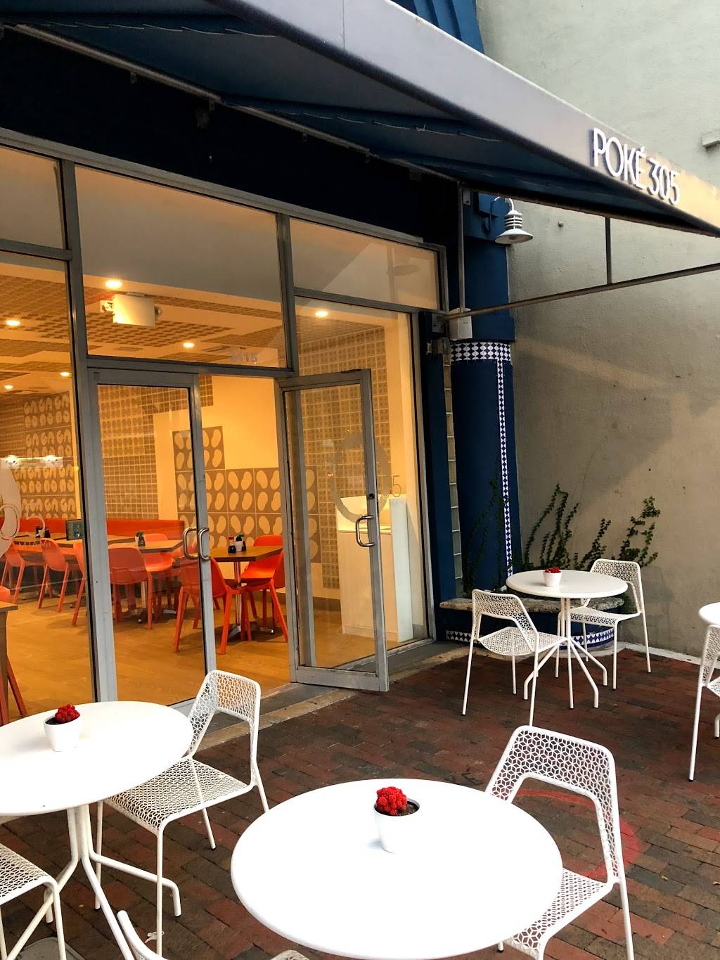 Poke 305 Coconut Grove | restaurant | 3415 Main Hwy, Miami, FL 33133, USA | 3056408147 OR +1 305-640-8147