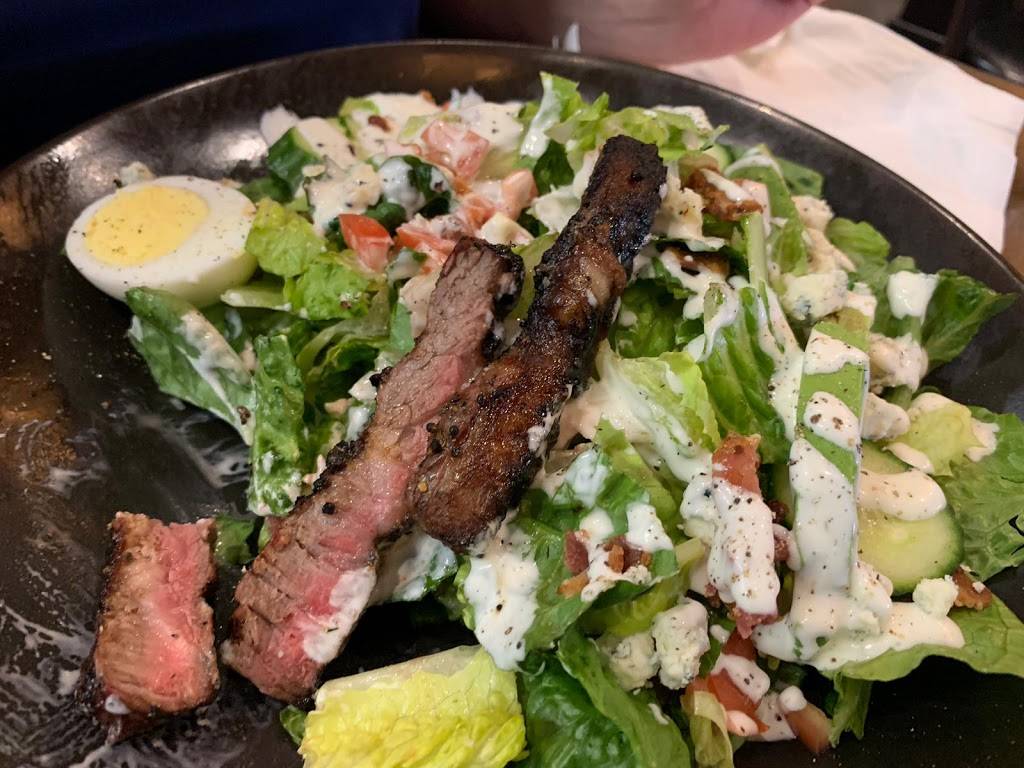 12welve Bistro and Tapwerks | restaurant | 244 Brock St S, Whitby, ON L1N 4K1, Canada | 9054938277 OR +1 905-493-8277