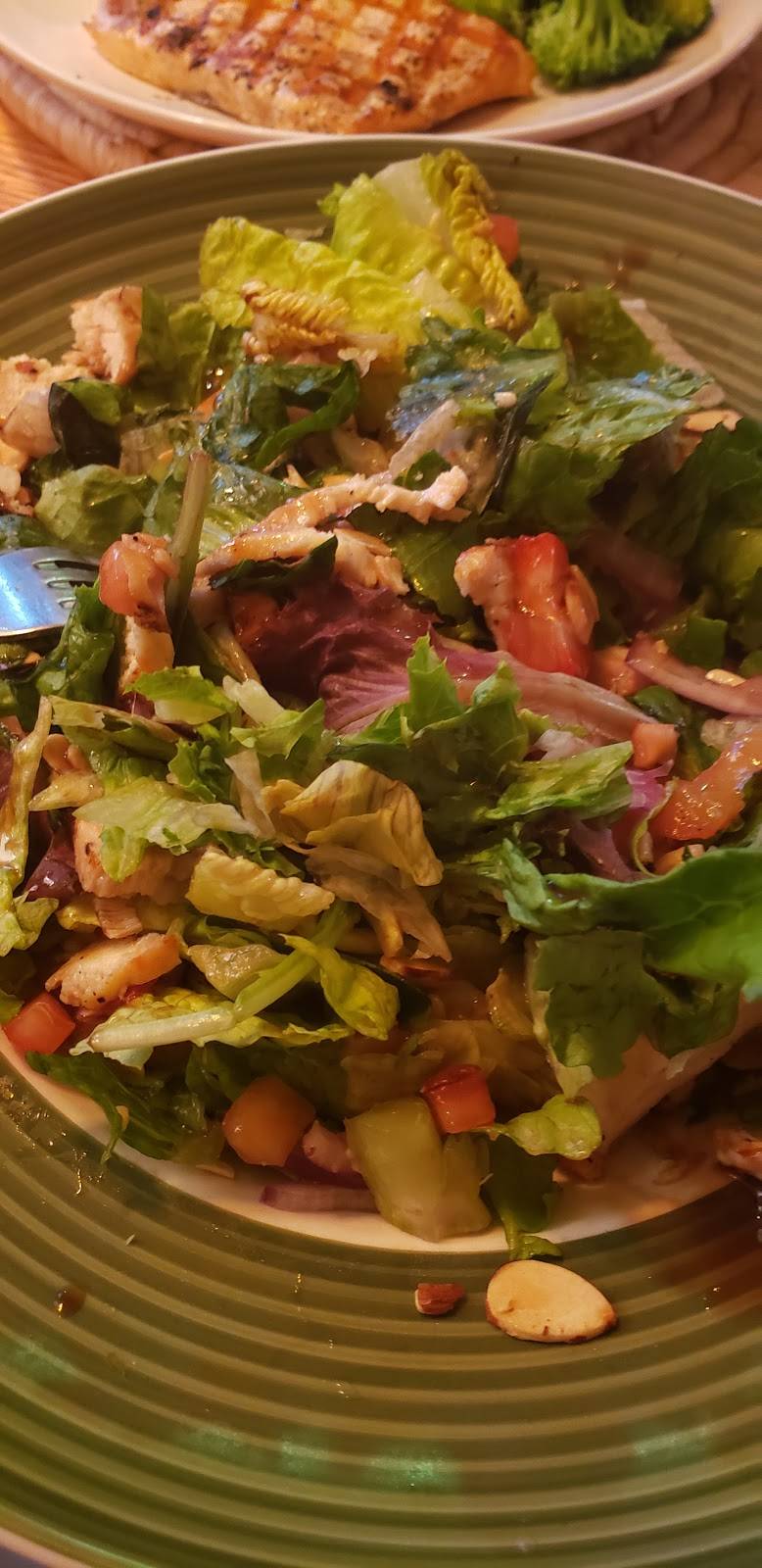 Applebees Grill + Bar | restaurant | 4040 Virginia Beach Blvd, Virginia Beach, VA 23452, USA | 7574983014 OR +1 757-498-3014