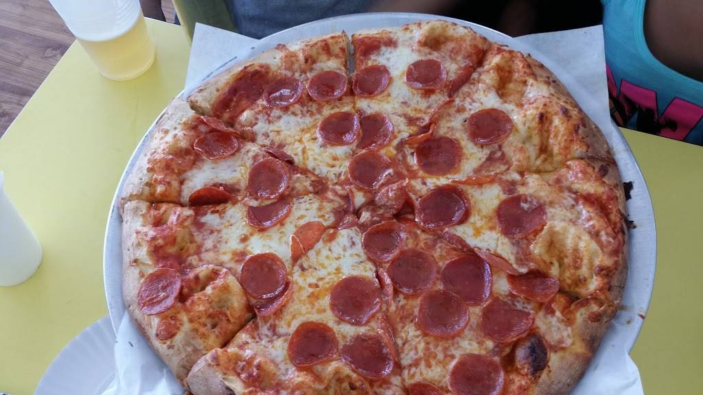 Pizza King | restaurant | 4270 1, Boardwalk, Daytona Beach, FL 32118, USA | 3862531221 OR +1 386-253-1221