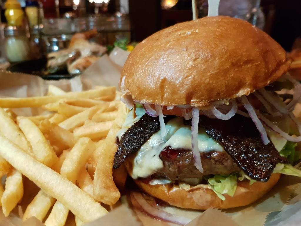 Lazy Dog Restaurant & Bar | restaurant | 172 W Hillcrest Dr, Thousand Oaks, CA 91360, USA | 8054495206 OR +1 805-449-5206