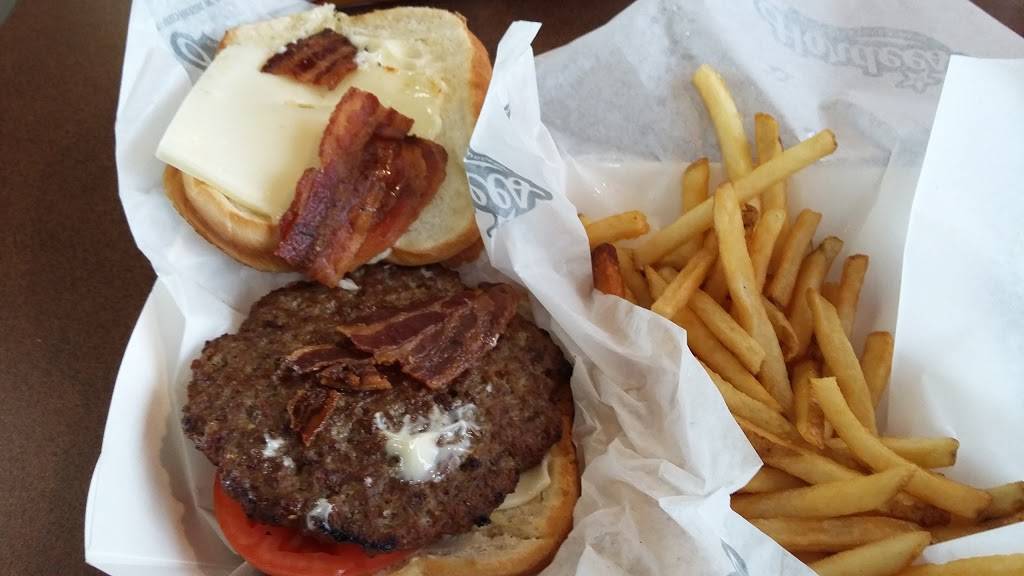 Hardees | restaurant | 4201 Williamson Rd, Roanoke, VA 24012, USA | 5403667366 OR +1 540-366-7366