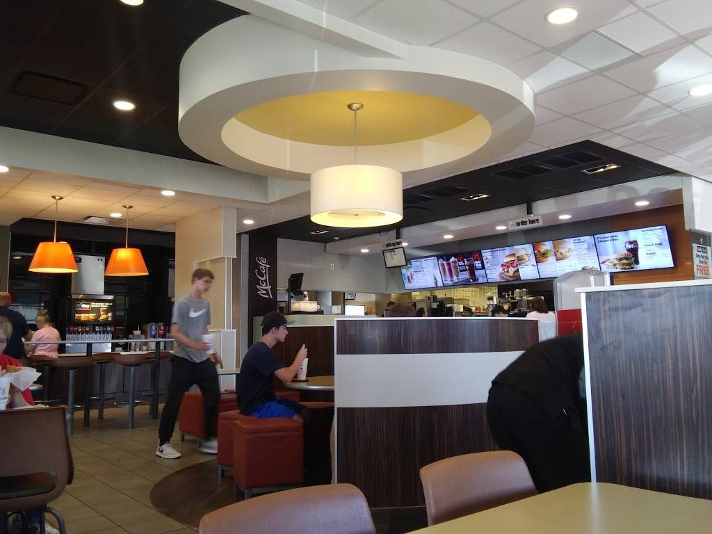 McDonalds | cafe | 520 W 7th St, Augusta, KS 67010, USA | 3167755075 OR +1 316-775-5075