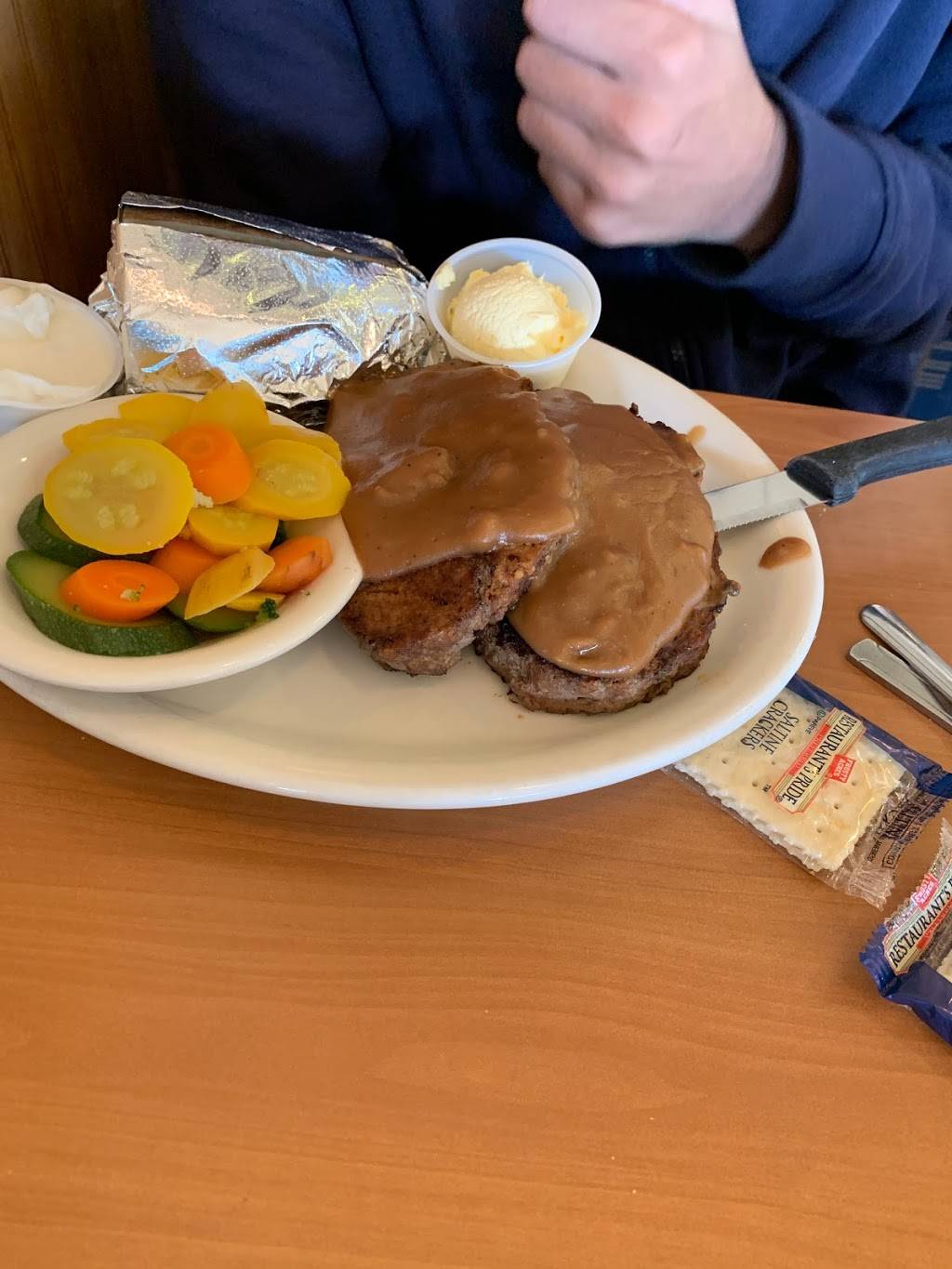 Billy Ts Restaurant | restaurant | 298 W Baseline Rd, Rialto, CA 92376, USA | 9098740200 OR +1 909-874-0200