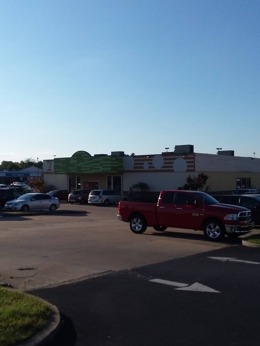 Chuck E. Cheese | restaurant | 5141 Hinkleville Rd, Paducah, KY 42001, USA | 2704425114 OR +1 270-442-5114