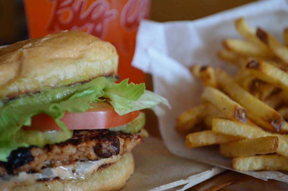 Big Als Burgers and Dogs | restaurant | 140 W Mountain Ave, Fort Collins, CO 80524, USA | 9702329815 OR +1 970-232-9815