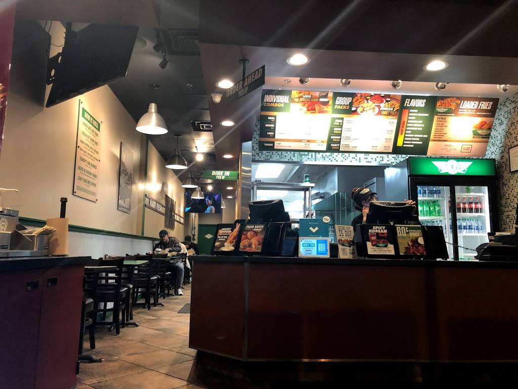 Wingstop | restaurant | 3720 N Broadway, Chicago, IL 60613, USA | 7736616551 OR +1 773-661-6551