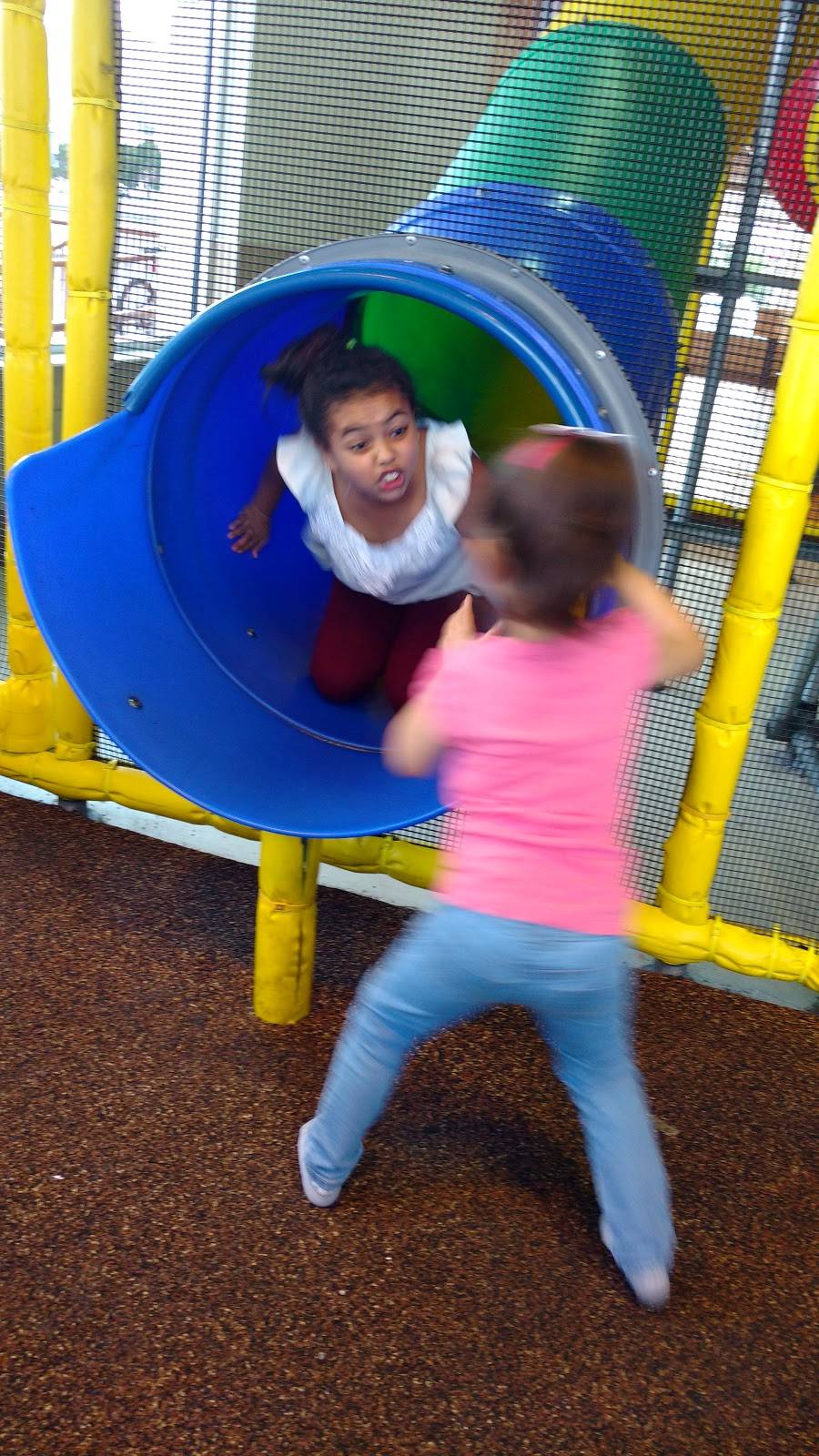 McDonalds | cafe | 4545 Woodrow Bean, El Paso, TX 79924, USA | 9157579107 OR +1 915-757-9107